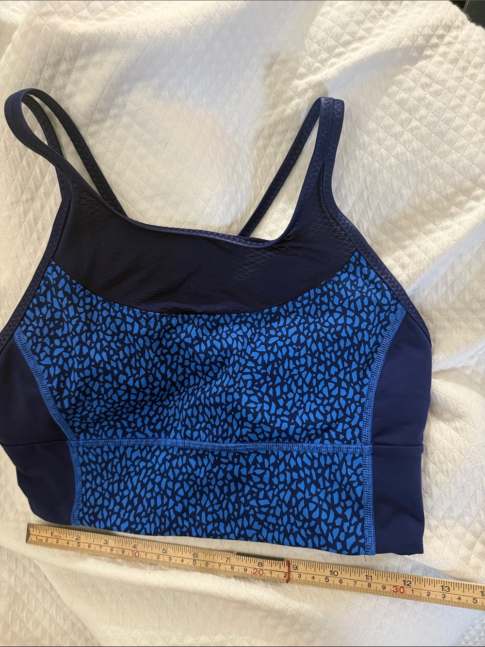 Lululemon Strappy Mesh Sports Bra Blue Pebble Mosaic Pattern Size 8